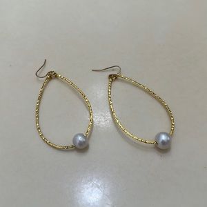 Dangling Oval Hoop Earrings with faux Pearl